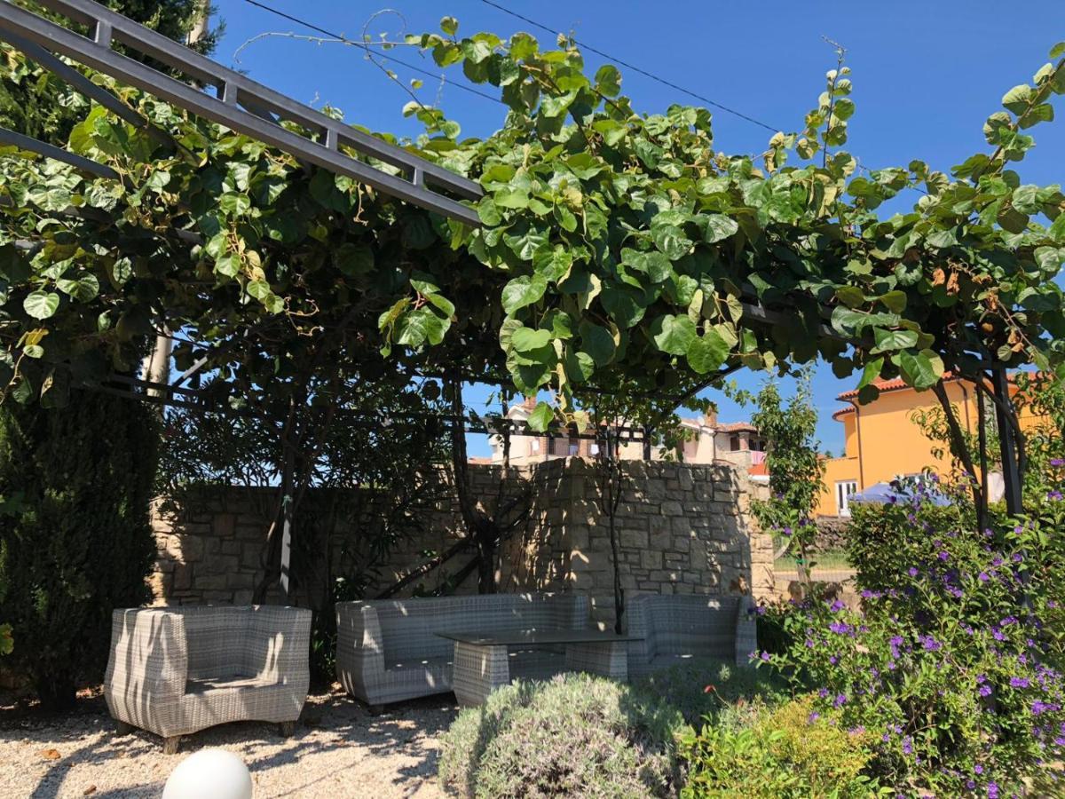 Casa Stefanie Villa Kaštelir Kültér fotó
